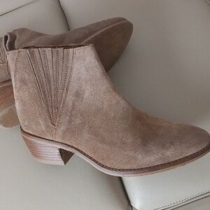 Splendid Tan Suede Ankle Booties Size 8.5